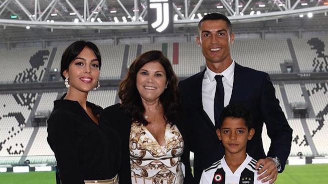 Kann Ronaldos Mama dessen Freundin nicht leiden?