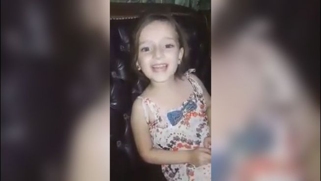 Syrien: Singendes Mädchen gefilmt, als Bombe explodiert