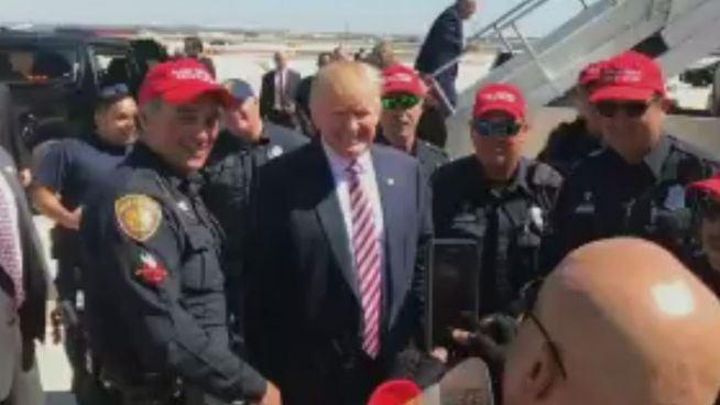 Jetzt gibt's Ärger: Polizisten tragen Trump-Caps