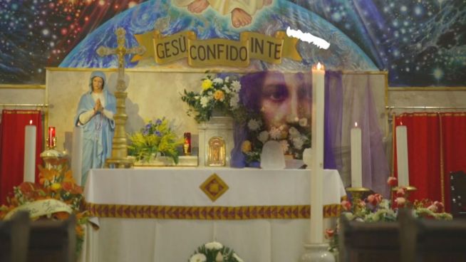 Ein Dorf dreht durch: Italiener endecken Jesus im Tüll