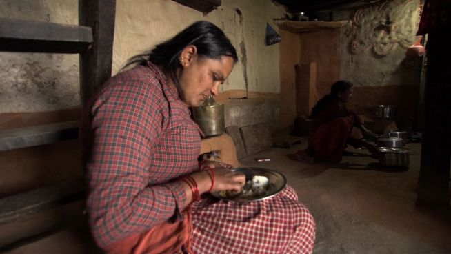 Unrein: Menstruierende Frauen in Nepal grausam behandelt