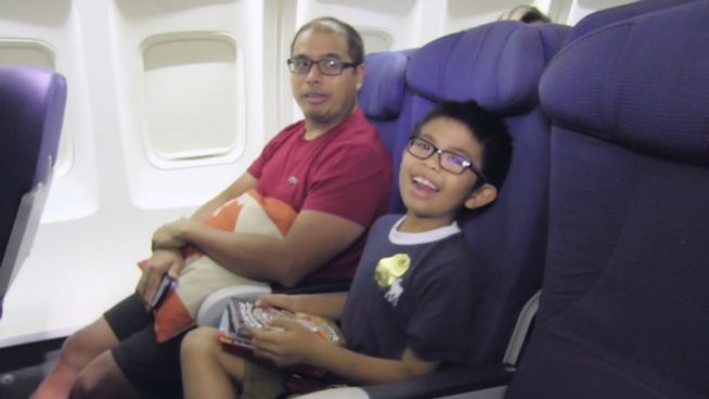 Genial: Flugbegleiter übt mit Autisten das Fliegen