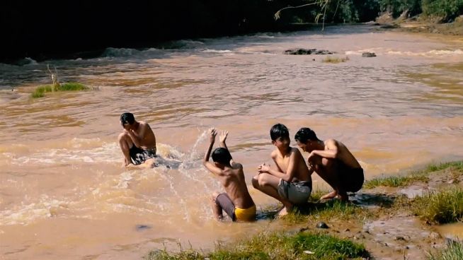 Gemeinsam für die Umwelt: Flussreinigung in Indonesien